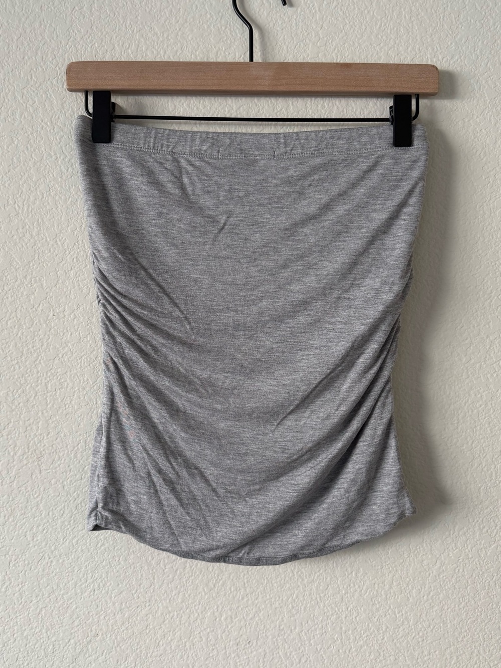 Bella Luxx Los Angeles Light Gray Ruched Women’s Mini Skirt, S - Picture 2 of 9